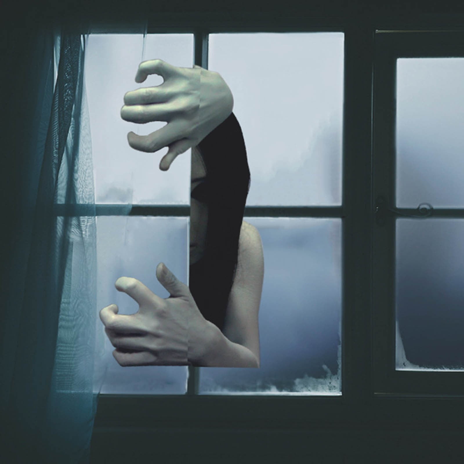 Qocolhg 2PC Scary Halloween Decorations Halloween Spooky Atmosphere