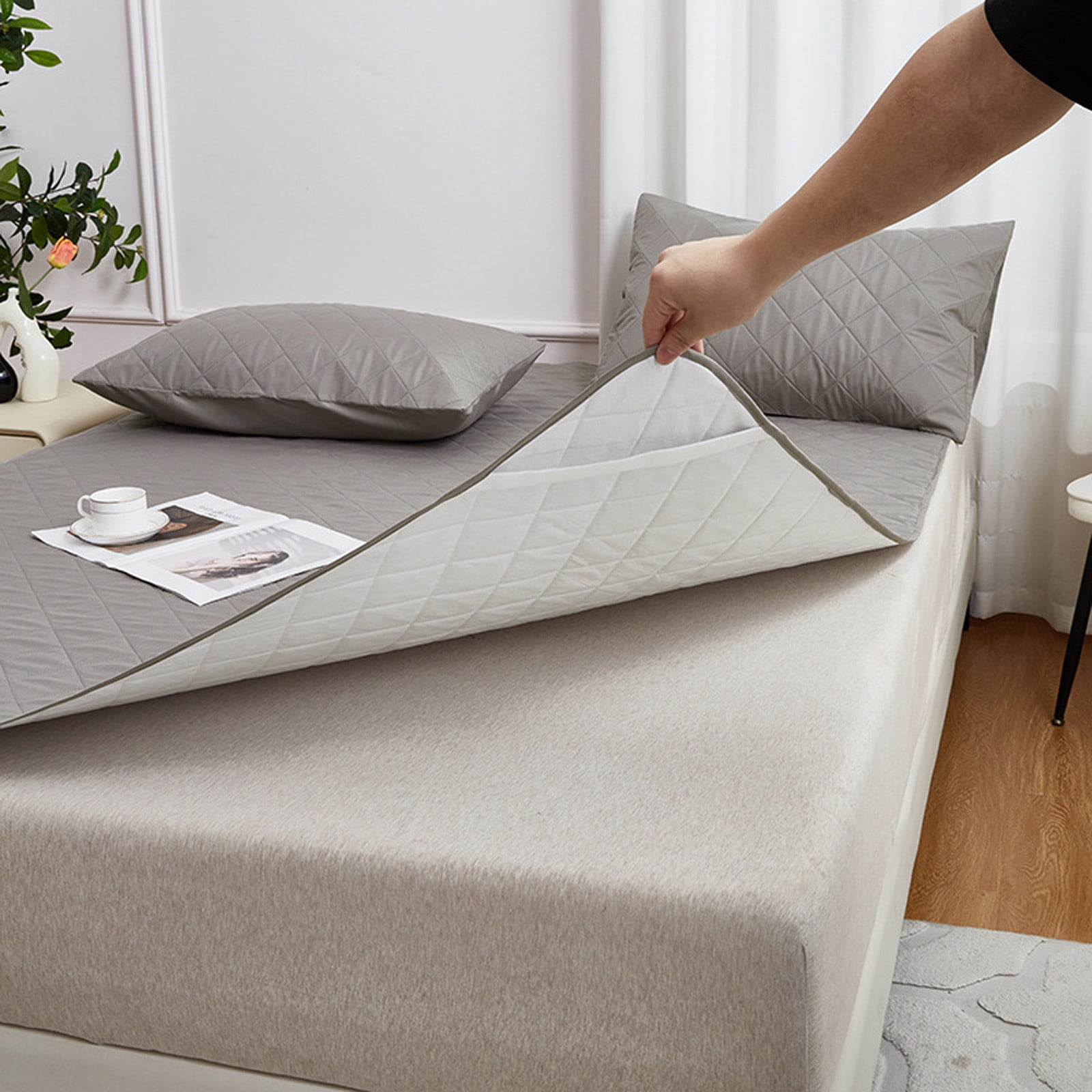 Qocolhg Twin Size Mattress Protector with Straps, Bed Pads for Incontinence Washable, Reusable Waterproof Bed Pads for Elderly, Kids, Women or Pets, Noiseless Bed Protector, 70.8x78.7 inch Gray