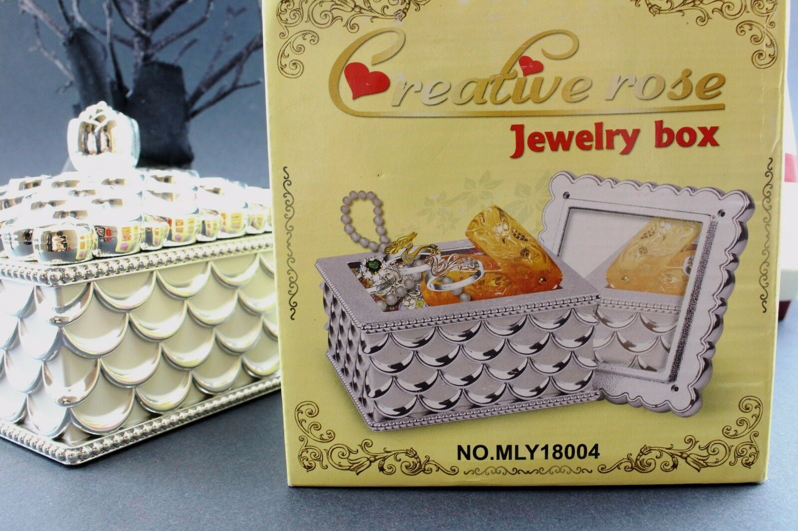 Quality Vintage Design Square Jewelry Box White Gold Wave Pattern Home Organizer KT00043