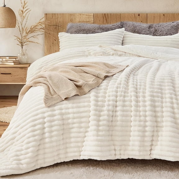 Queen Comforter Set 3 Pieces - Super Soft Fleece Comforters Queen Size, 1 Luxury Warm Fuzzy Marshmallow Comforter with 2 Pillow Cases, Faux Fur Down Alternative Bedding Set, Cream White