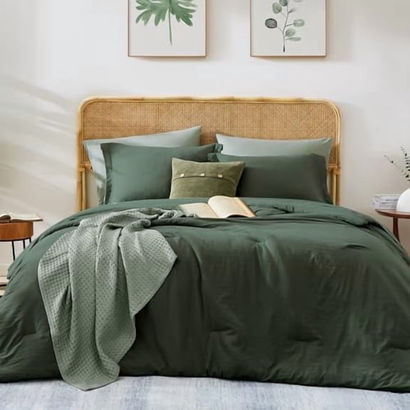 Queen Comforter Set - 7 Pieces Deep Forest Soft Bed in a Bag Queen with Fitted Sheet, Flat Sheet, 2 Pillow Shams, and 2 Pillowcases- Warm Bedding Sets for All Season