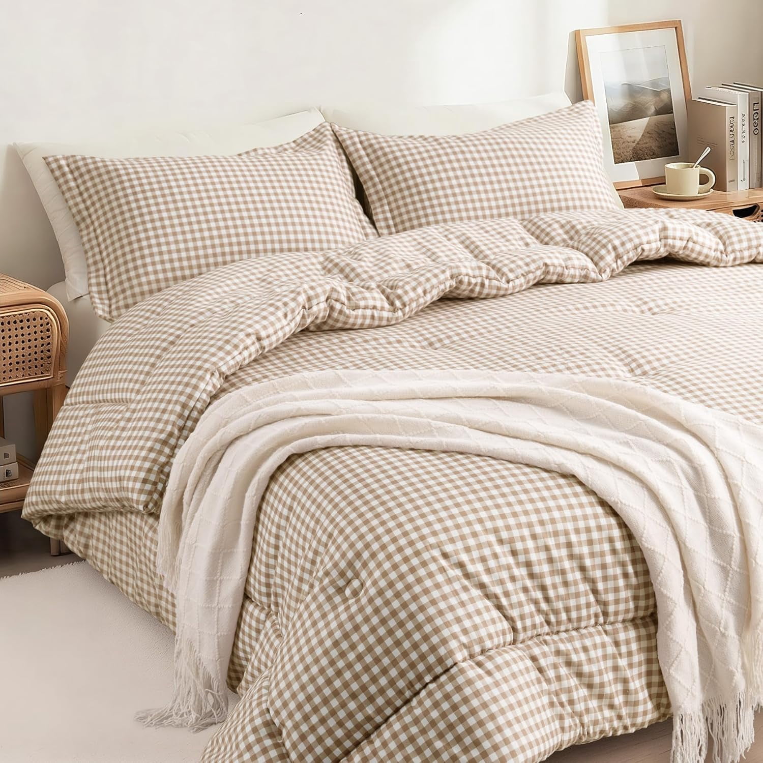 Queen Comforter Set, Modern Plaid Checkered Bedding, Tan Gingham Brown Grid Bed Comforter, Soft Fluffy Breathable Farmhouse Dorm Bedding, All Seasons 3 Piece Set | Gingham