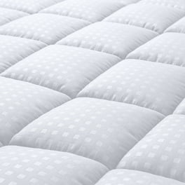 Quilted Fitted Queen Mattress Pad Cover, Waterproof Mattress Protector,  Deep Pocket Elastic Fits Up to 21'', Breathable Soft Alternative Filling