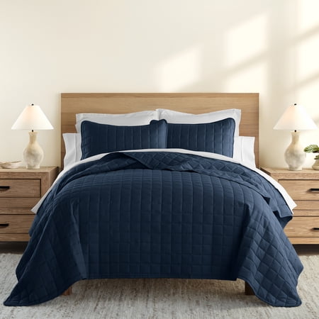 Lightweight Wrinkle Resistant Quilt Sets in Navy Square for Full/Queen Size Bedding by Comfort Canopy
