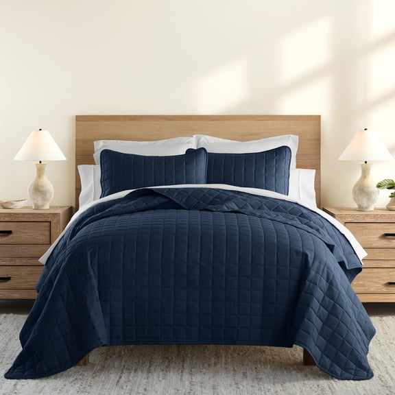 Lightweight Wrinkle Resistant Quilt Sets in Navy Square for Full/Queen Size Bedding by Comfort Canopy