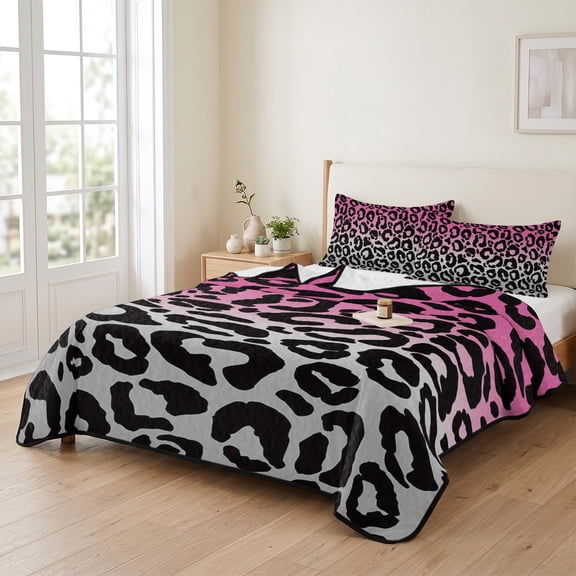 Queen Quilt Bedding Set, Black Leopard Animal Print Texture Lightweight Coverlet Summer Comforter Set Soft Microfiber Bedspread, Pink Gradient Back 3 Piece Quilt Set with 2 Pillow Shams