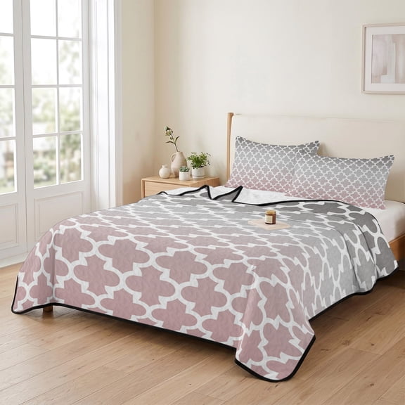 Queen Quilt Bedding Set, Geometric Moroccan Texture Lightweight Coverlet Summer Comforter Set Soft Microfiber Bedspread, Pink Grey Ombre Art 3 Piece Quilt Set with 2 Pillow Shams All Seasons Use