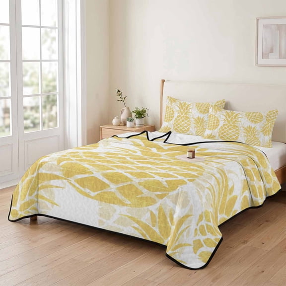 Queen Quilt Bedding Set, Summer Yellow Pineapple Leaves Lightweight Coverlet Summer Comforter Set Soft Microfiber Bedspread, Abstract Tropical Fruit 3 Piece Quilt Set with 2 Pillow Shams
