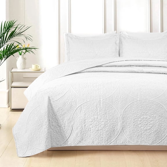 Full/Queen Quilt Set - Lightweight Summer Bedspread Bedding Set for All Season, 3 Piece (1 Quilt, 2 Pillow Shams)