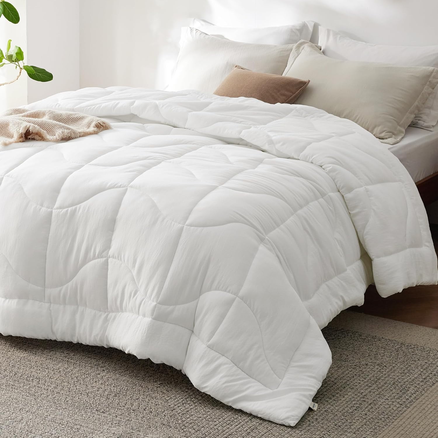 White Queen Size Down Alternative Microfiber Comforter