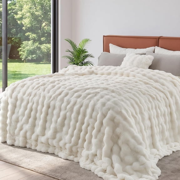 Queen Size Faux Fur Blanket with Bubble Texture in Cream White 90 x 90 Inches
