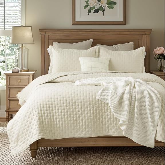 Queen Size Lightweight Bedspread Comforter in Ivory with Clover Pattern 90x96 Inches