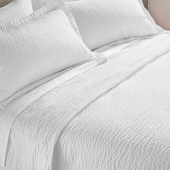 Queen Size Lightweight Breathable Cotton Blend Coverlet with Wash-Activated Ripple Texture