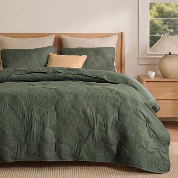 Queen Size Ultrasonic Quilt Olive Green 90 x 96 Inches Modern Floral Pattern Lightweight All-Season Bedspread