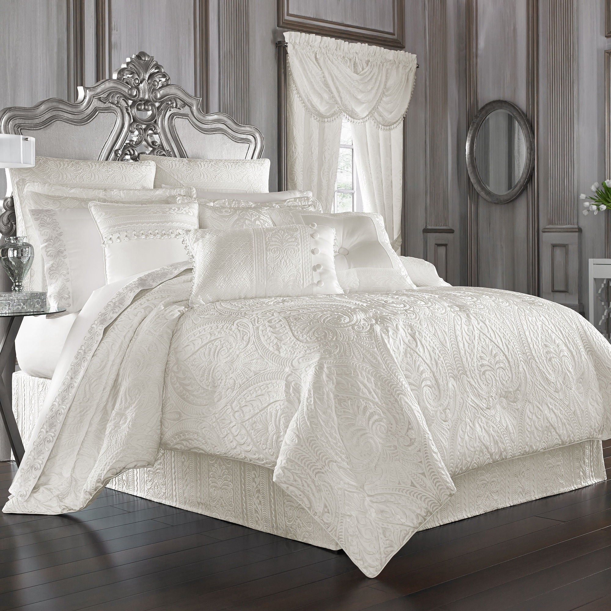 Queen White Microfiber Damask Comforter Set