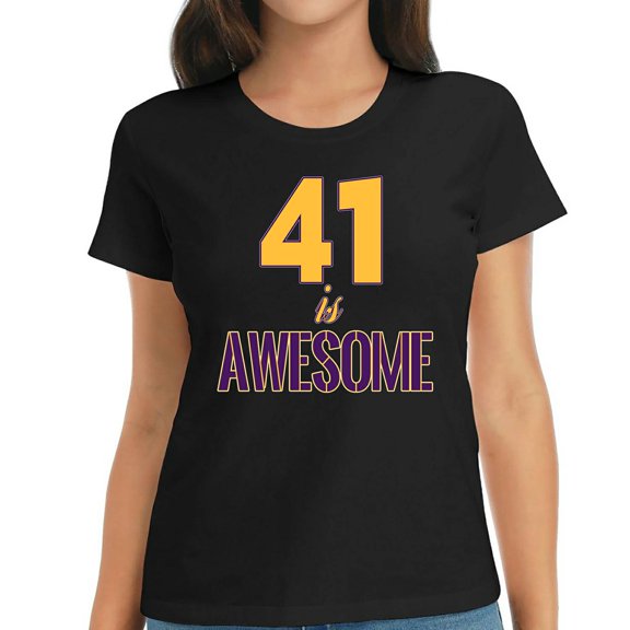 Queen of Casual: Women's Short-Sleeved T-Shirt