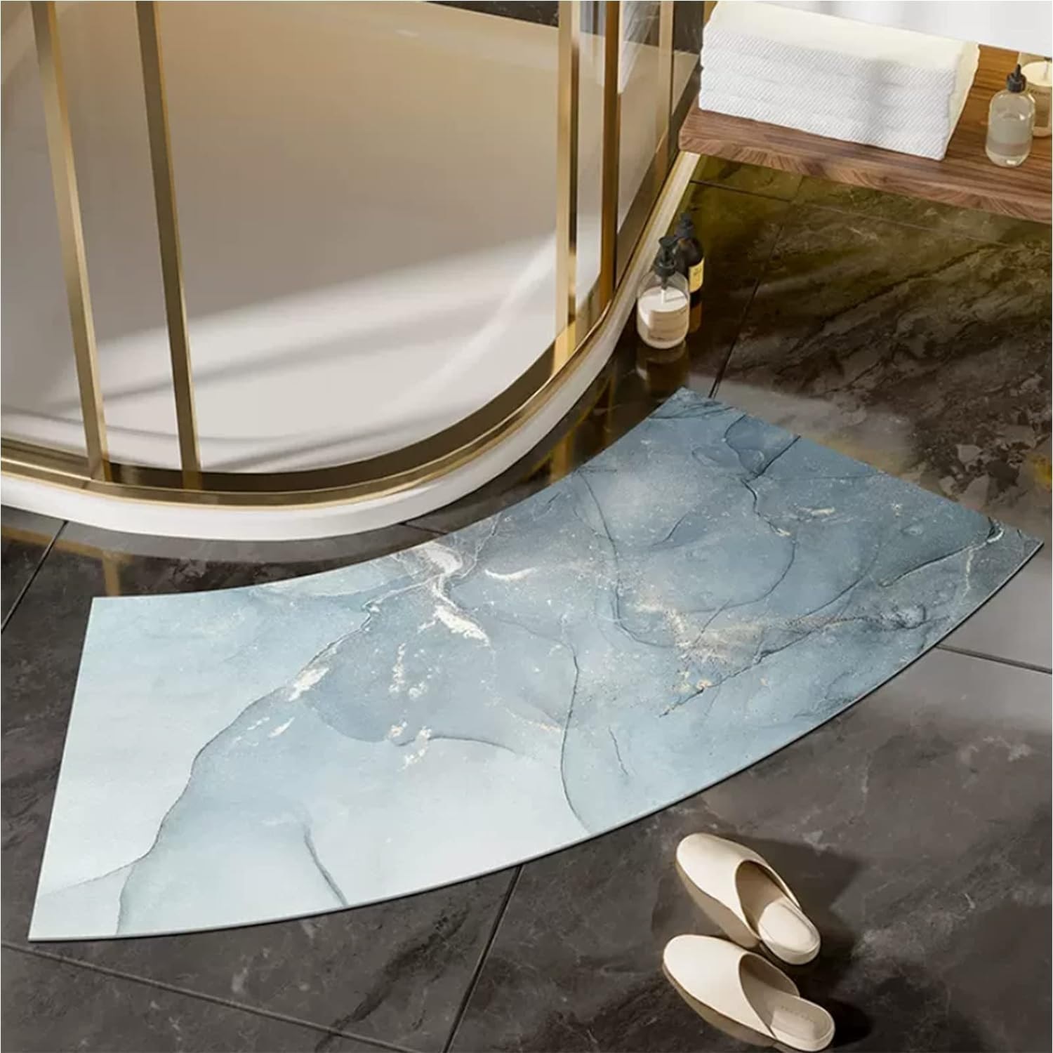 Quick Dry & Non Slip Curved Bath Mat, Super Absorbent Curved Bath Mat