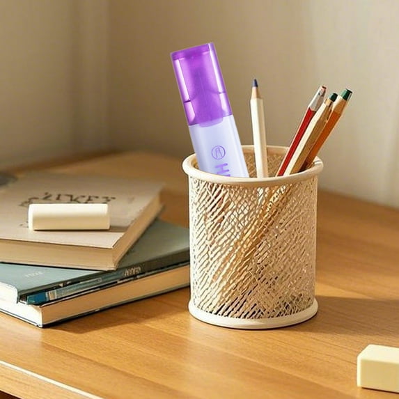 Quick-Drying Highlighter Pen with Broad Tip, Fluorescent Marker for Office and Home Use, Smudge-Resistant Writing and Underlining Marker(Purple)