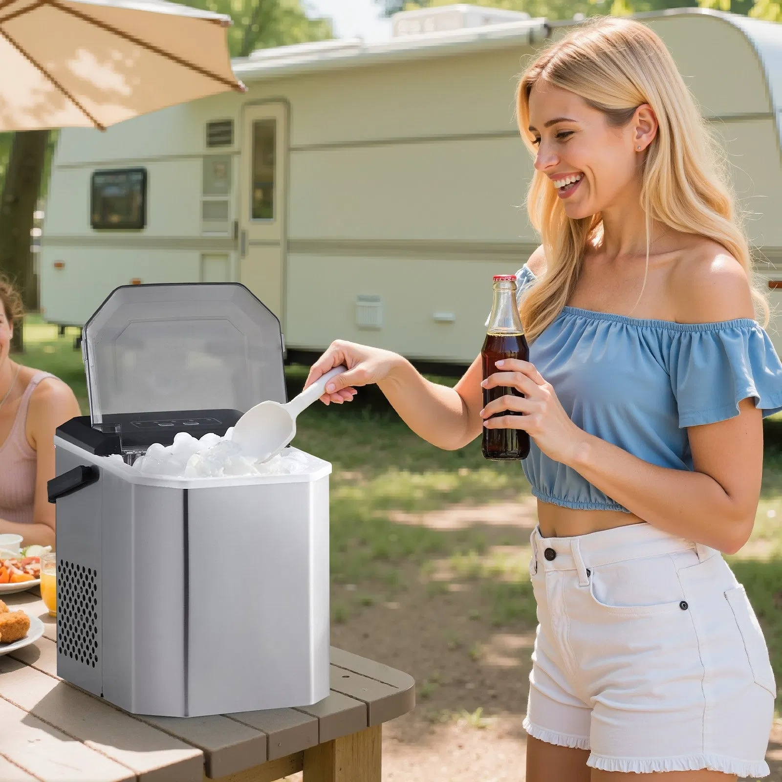 Quick ice maker, portable countertop ice maker, capable of producing ice blocks of two different sizes, easy to control, self-cleaning, with scoop basket, suitable for home use, bars, coffee shops