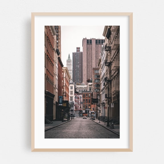 Quiet in Soho 04 - Manhattan New York Photography City Street Photography Architecture Skyline Graffiti Vintage Oak Framed Wall Art Print 5 x 7 inches
