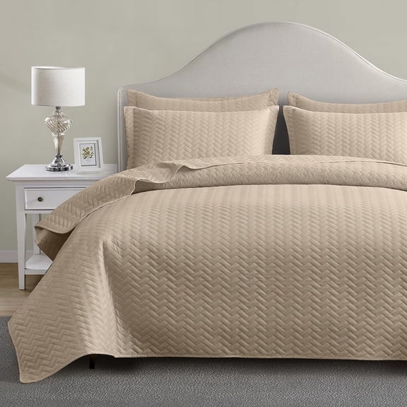 Quilt Set King Bed, Lightweight Beige Bed Cover Ultrasonic Chevron Pattern Lightweight Quilt Suitable for All Seasons Quilt Bedding Decoration -3 Pieces Set King Bed Cover