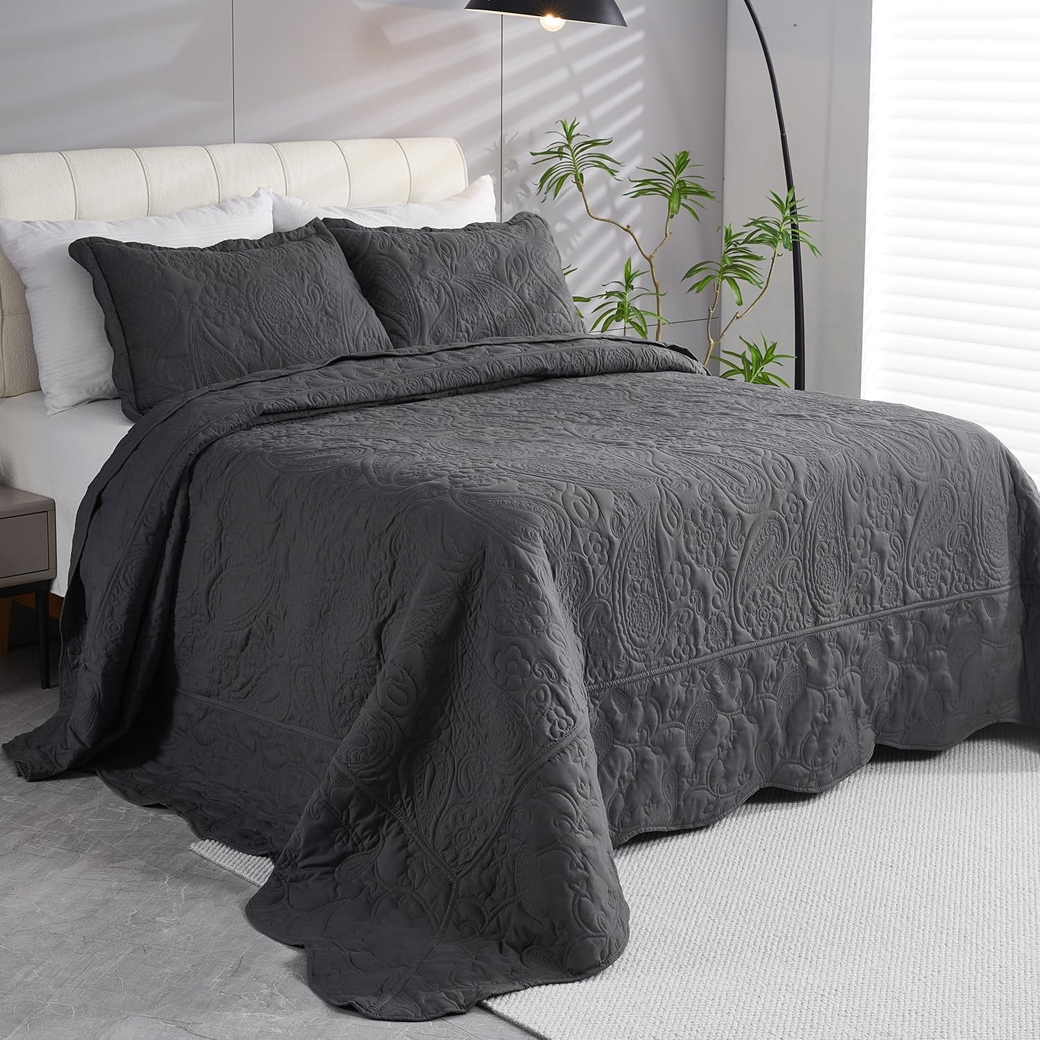 Quilt Set King Size Soft Lightweight Dark Grey Bedspreads with 2 Pillow ...