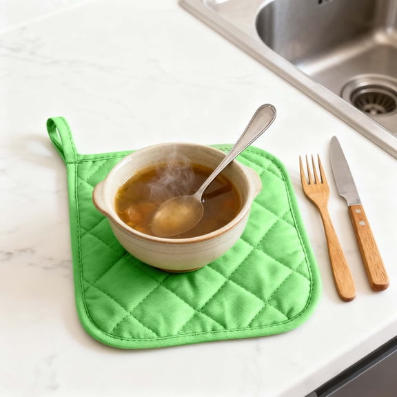Quilted Cotton Pot Holder Heat Resistant Hanging Hot Pad Square Trivet Mat For Home Baking Cooking Bbq Table Cookware Protection(Green-18X18Cm)