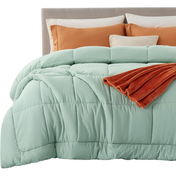 Quilted Down Alternative Comforter King Size Sage Green 90 x 102 Inches
