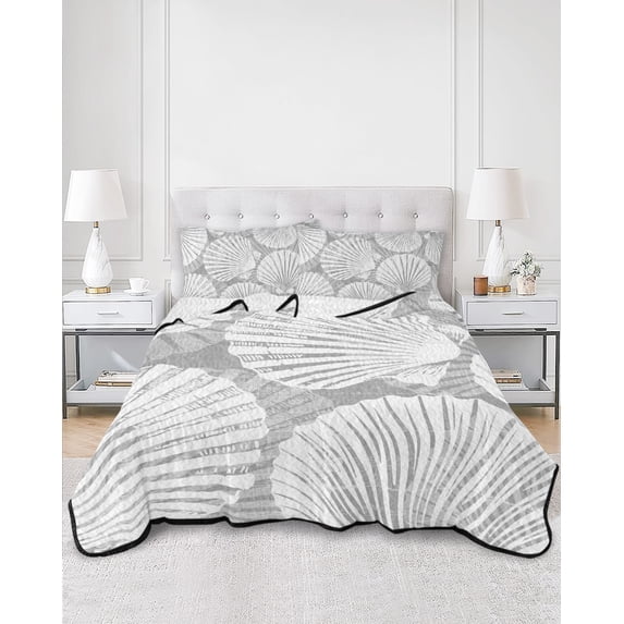 Quilts Twin XL Size, Grey Scallop Coastal Soft Comforter Bedding Set for Bed, Summer Beach Nautical Lightweight Quilted Bedspread with Pillow Cover(2 Pieces) for All Season, 68x98 Inch