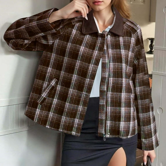Qulqfy Women Barn Jackets Short Plaid Lapel Collar Shirt Jacket Full Zip Up Casual Fall Lightweight Coat Shirt Jacket for Women