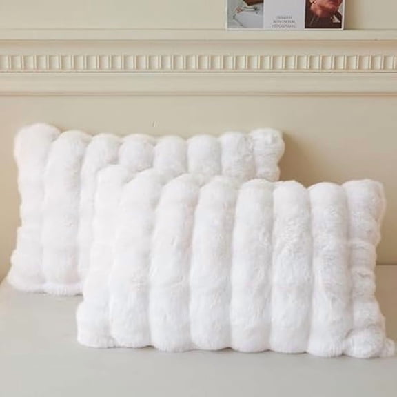 Quyaojz 2 Pack Fluffy Faux Rabbit Fur Pillow Cases, Luxury Plush Shaggy Bubble Pillowcases Standard Size with Zipper Closure, Furry Fuzzy Long Pillow Shams for Bedroom Living Room 50x75 cm, White