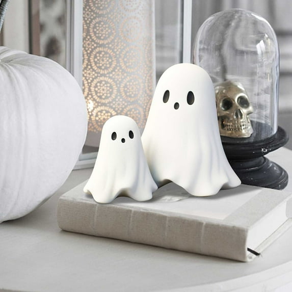 Qxpztk Halloween Cute Ghost Figurine, Spooky Resin Ghost Statue, Mini Ghost Decor for Halloween Decorations, Porch and Indoor Spooky Home Decor Ghost with a Red Heart - B