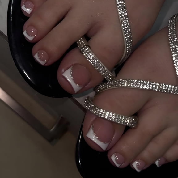 RAGUPEL 24Pcs French Tip Press on Toenails Short Square Toenail Press Ons Glossy Fake Toe Nails with Glitter Design White Nude Glue on Toe Nails Reusable Stick on Toenails for Women Decorations Set