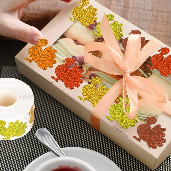 RBCKVXZ Pumpkin Label Stickers Roll, 1.2 inch 500 Pcs Cute Fall Stickers for Thanksgiving Day, Round Sealing Pumpkin Stickers for Goodie Bags Gift Favors Box Cards Decorations