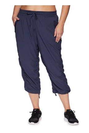 Active Women's Plus Size Lightweight Woven Capri Pant With Pockets