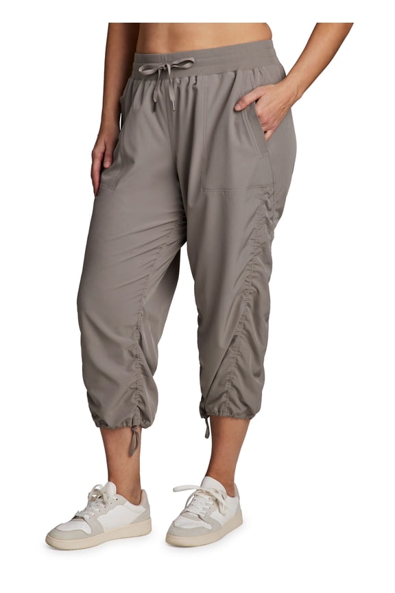 Active Women's Plus Size Lightweight Woven Capri Pant With Pockets