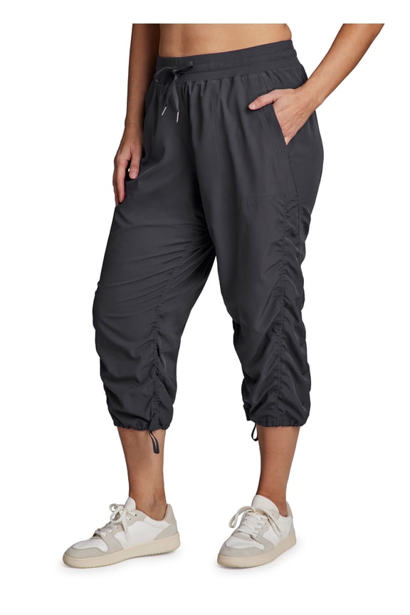 Active Women's Plus Size Lightweight Woven Capri Pant With Pockets