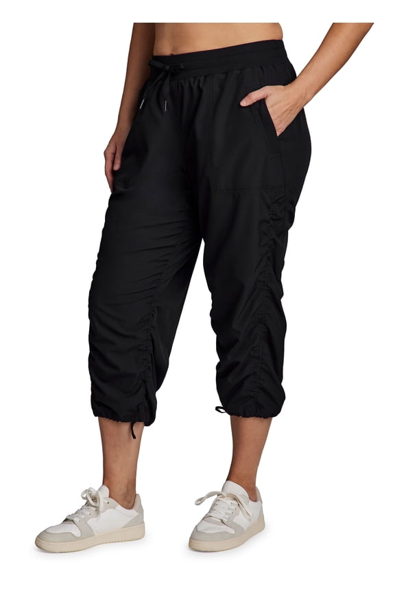 Active Women's Plus Size Lightweight Woven Capri Pant With Pockets