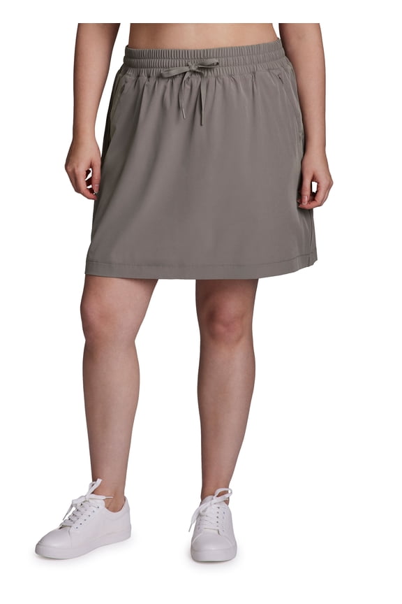 Active Women's Plus Size Woven Paneled Flared Golf Skort