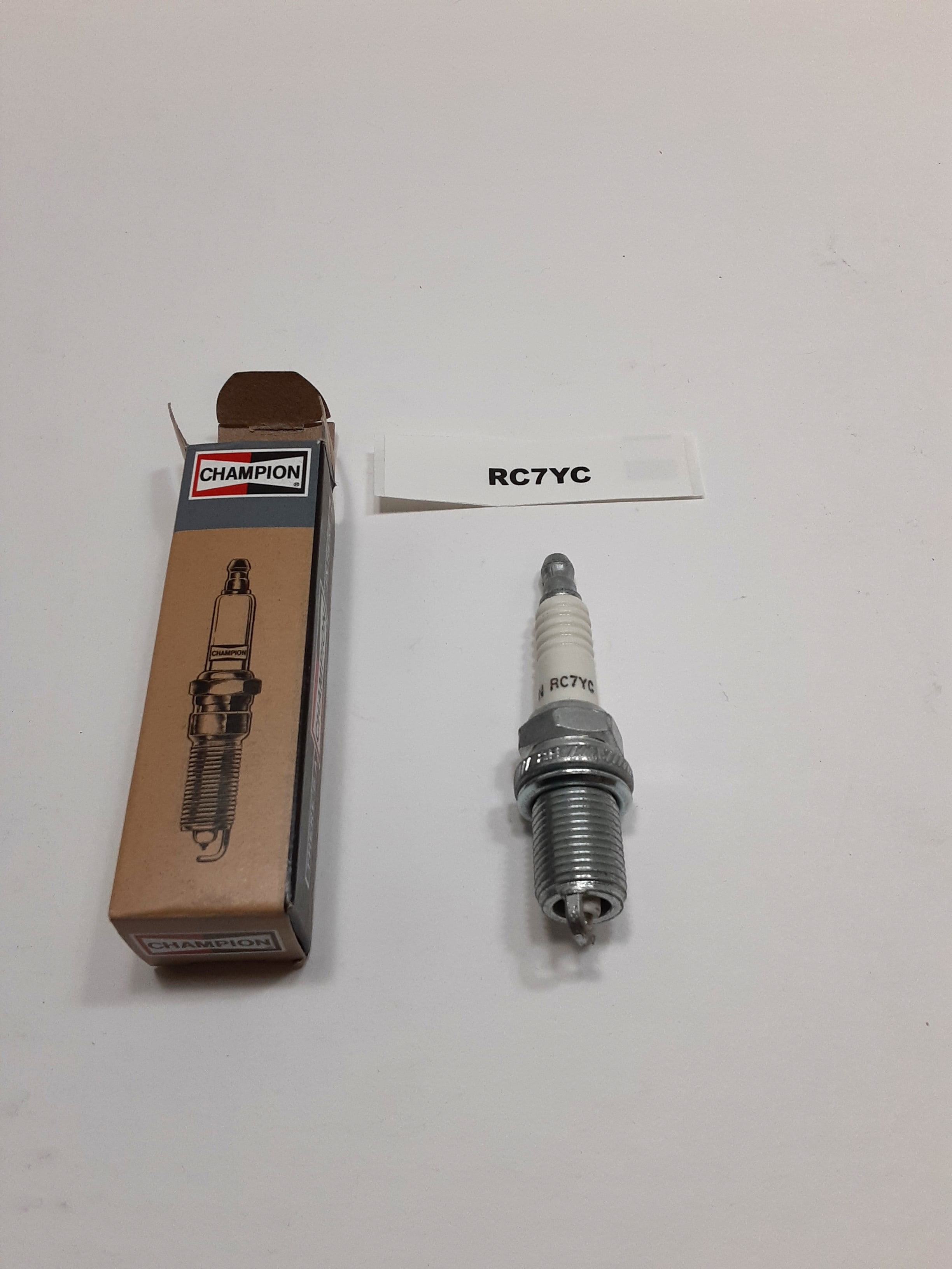 RC7YC Spark Plug Champion