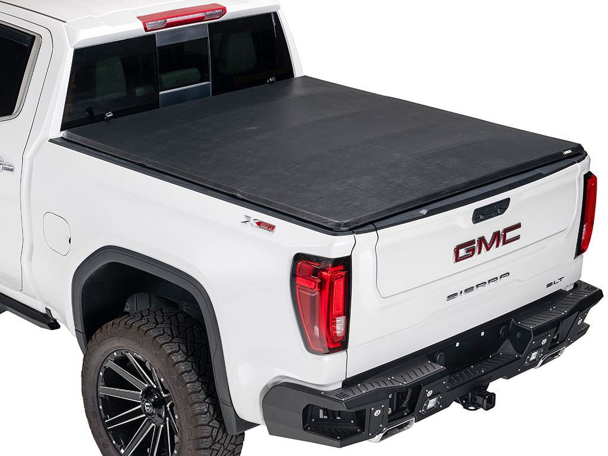 REALTRUCK GATOR SFX TRI-FOLD TONNEAU COVER Compatible with Nissan Titan ...