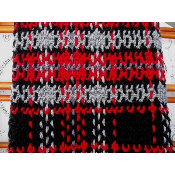 RED/BLACK COUNTRY PLAID HANDMADE AFGHAN