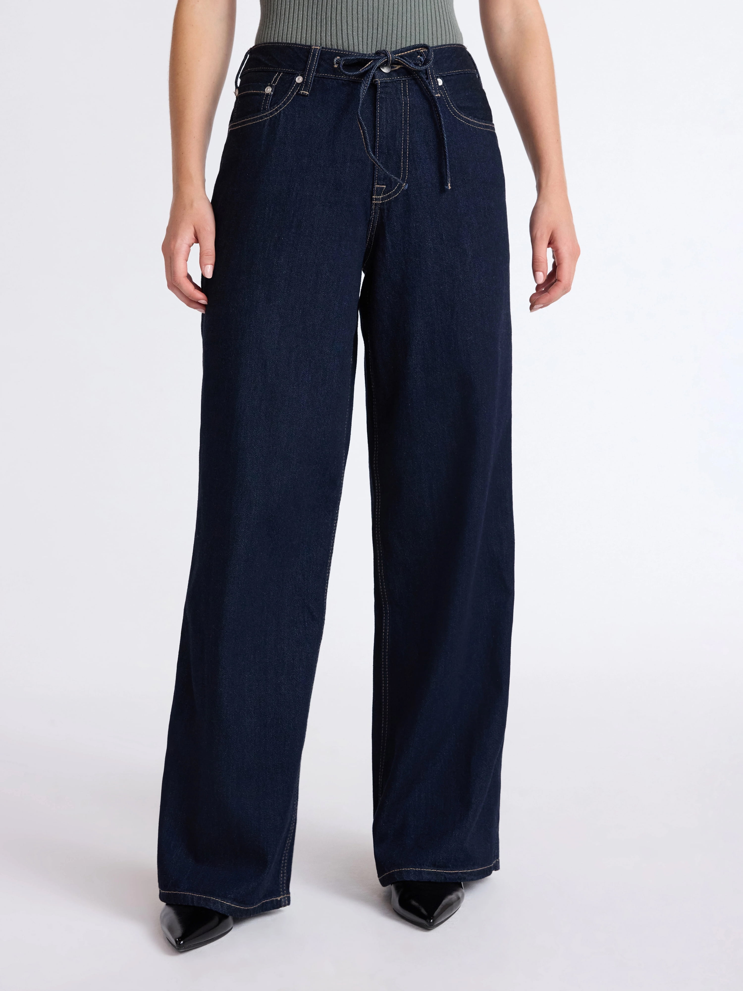 Scoop Women’s and Women's Plus Relaxed Low Slung Jeans, Sizes 0-28 Plus