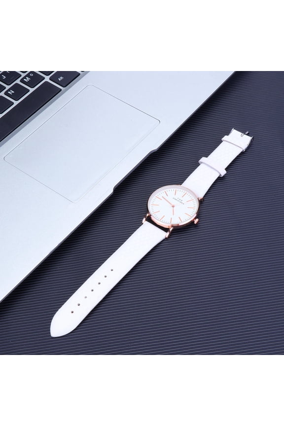 Women's Fashion Watch, Round Dial Quartz Movement, Stylish and , Perfect for Students and Daily Wear