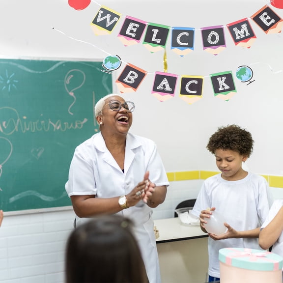 RENACLIPY 2Pcs Back to School Party Welcome Banner in Assorted Colors for Classroom Decor