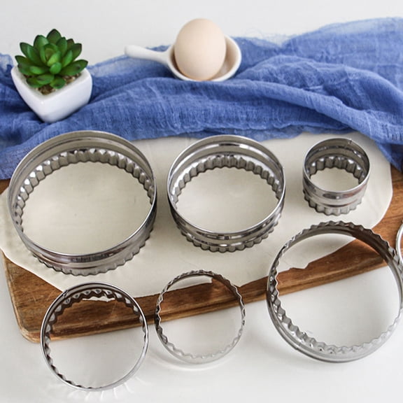 RENACLIPY Biscuits Mould Stainless Steel Cookie Cutter Kit for Festive Celebrations 6Pcs