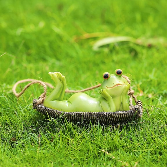 RENACLIPY Realistic Resin Frog Hanging Ornament for Garden, Yard, Patio, and Outdoor Decoration