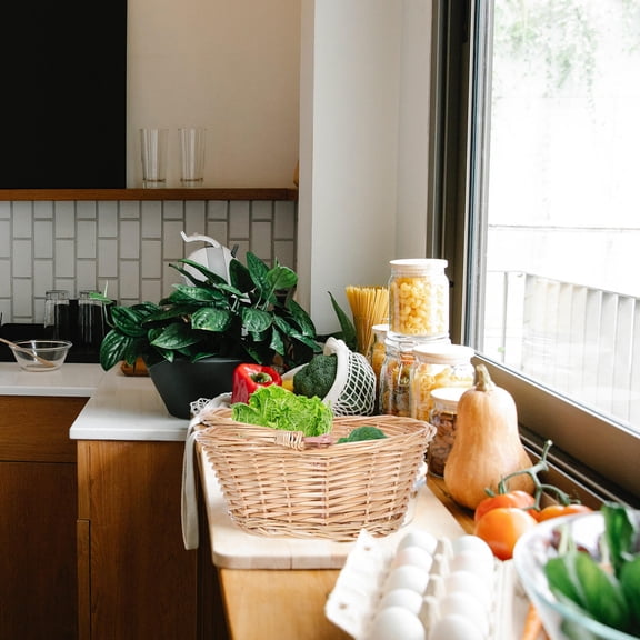 RENACLIPY Gathering Basket Designed in Light Yellow Woven Willow for Indoor Use 1Pcs