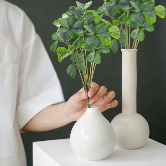 RENACLIPY Green Artificial Shamrock Bunch for Indoor and Outdoor Decor