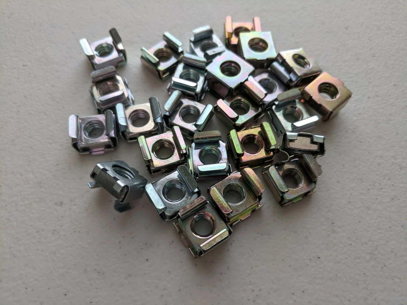 RHEA- 25X M6 Cage Nuts & M6 X 16 Mm Screws For Server Rack Shelf Cabinet High Quality